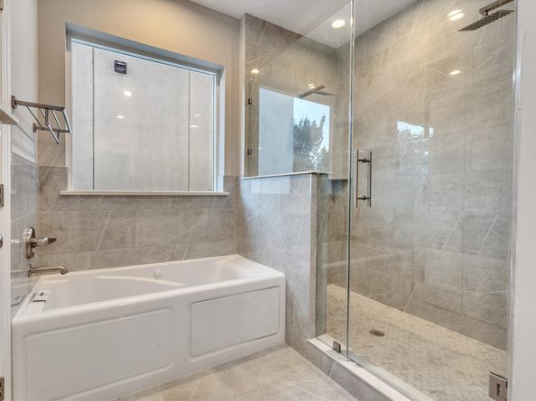 1122 W 16th Street C, Houston TX 77008