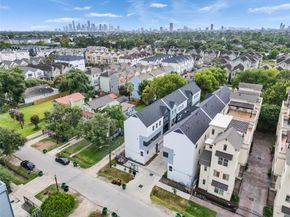 1122 W 16th Street C, Houston TX 77008