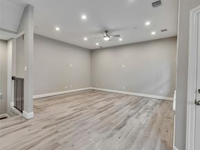 1122 W 16th Street C, Houston TX 77008