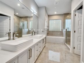 1122 W 16th Street C, Houston TX 77008