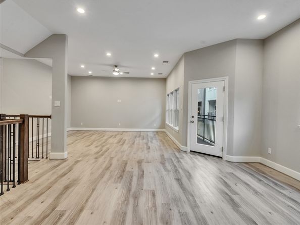 1122 W 16th Street C, Houston TX 77008