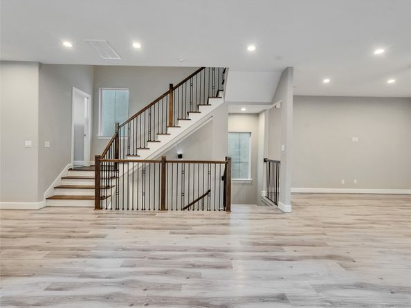 1122 W 16th Street C, Houston TX 77008