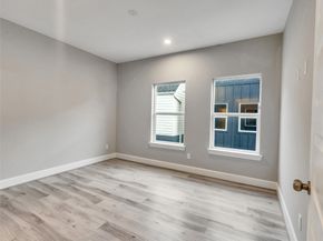 1122 W 16th Street C, Houston TX 77008