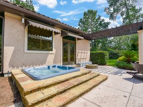 10 Player Pond Place, The Woodlands TX 77382
