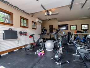 10 Player Pond Place, The Woodlands TX 77382