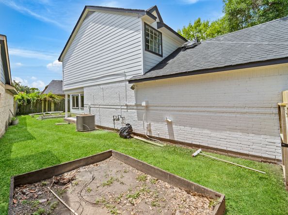 12847 Ashford Knoll Drive, Houston TX 77082