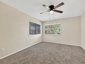 813 Lakeview Drive, Sugar Land TX 77498