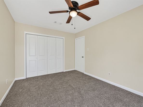 813 Lakeview Drive, Sugar Land TX 77498