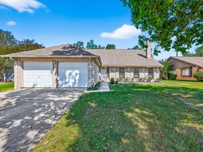 813 Lakeview Drive, Sugar Land TX 77498