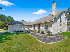 813 Lakeview Drive, Sugar Land TX 77498