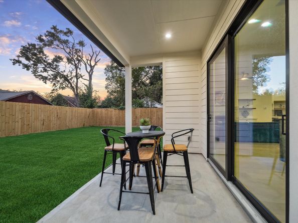 614 Eleanor Street, Houston TX 77009