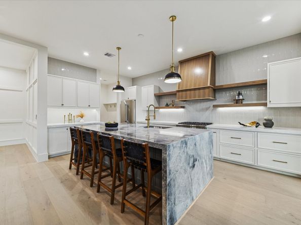 614 Eleanor Street, Houston TX 77009