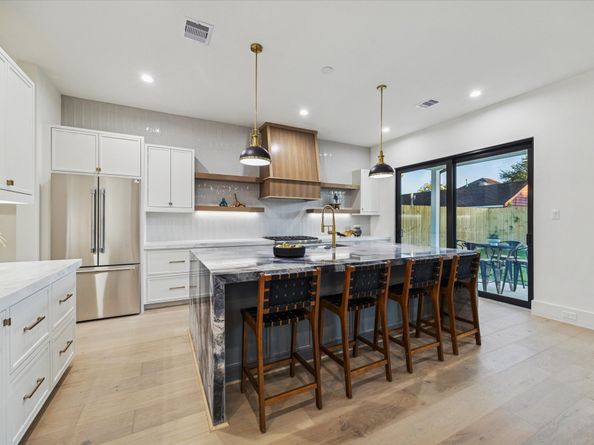 614 Eleanor Street, Houston TX 77009