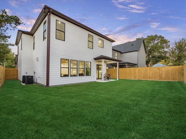 614 Eleanor Street, Houston TX 77009