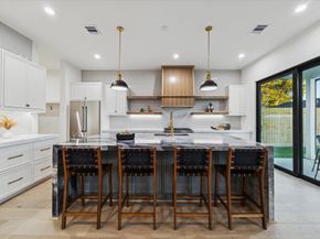 614 Eleanor Street, Houston TX 77009