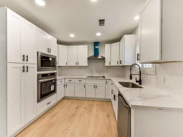 5946 Valkeith Drive, Houston TX 77096