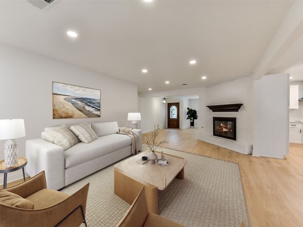 5946 Valkeith Drive, Houston TX 77096