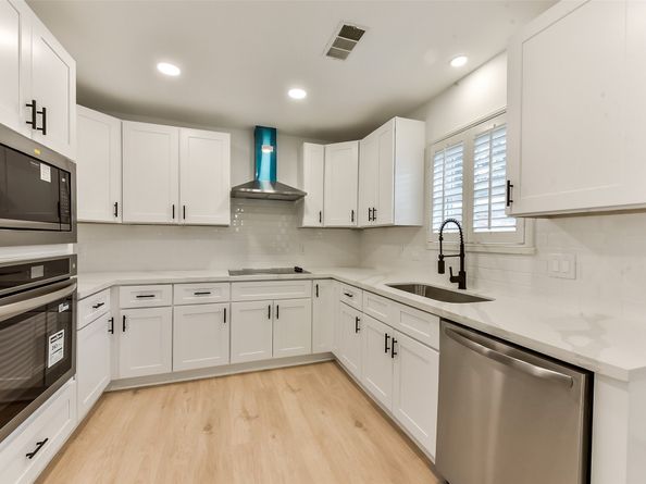 5946 Valkeith Drive, Houston TX 77096