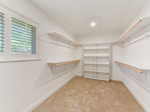 5946 Valkeith Drive, Houston TX 77096