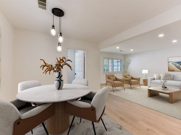 5946 Valkeith Drive, Houston TX 77096