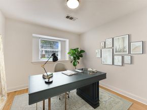 5946 Valkeith Drive, Houston TX 77096