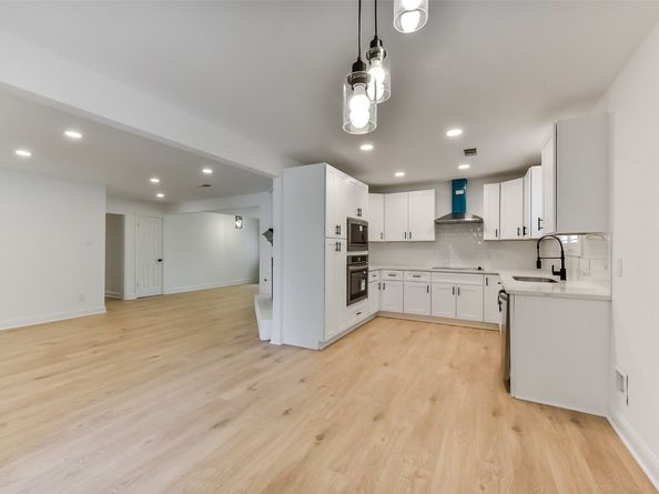 5946 Valkeith Drive, Houston TX 77096