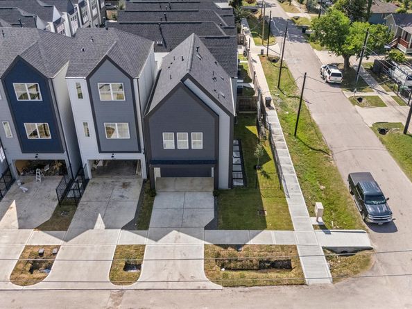 4325 Arlington Street, Houston TX 77022