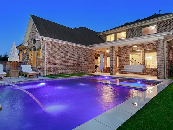 66 W Sawyer Ridge Drive, The Woodlands TX 77389