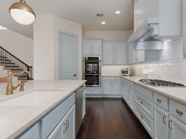 66 W Sawyer Ridge Drive, The Woodlands TX 77389