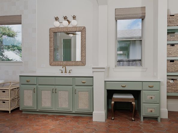 66 W Sawyer Ridge Drive, The Woodlands TX 77389