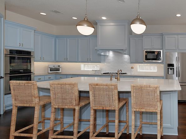 66 W Sawyer Ridge Drive, The Woodlands TX 77389