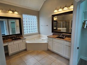 3010 Park Bend Drive, Friendswood TX 77546