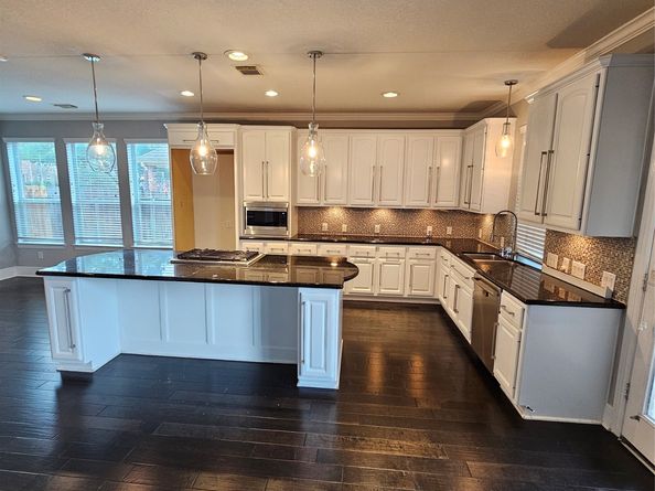 3010 Park Bend Drive, Friendswood TX 77546