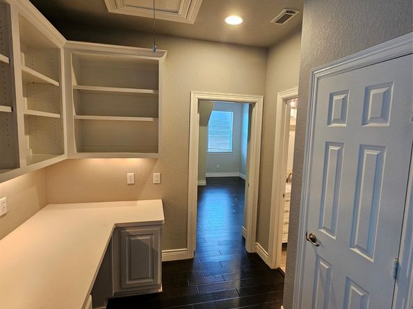 3010 Park Bend Drive, Friendswood TX 77546