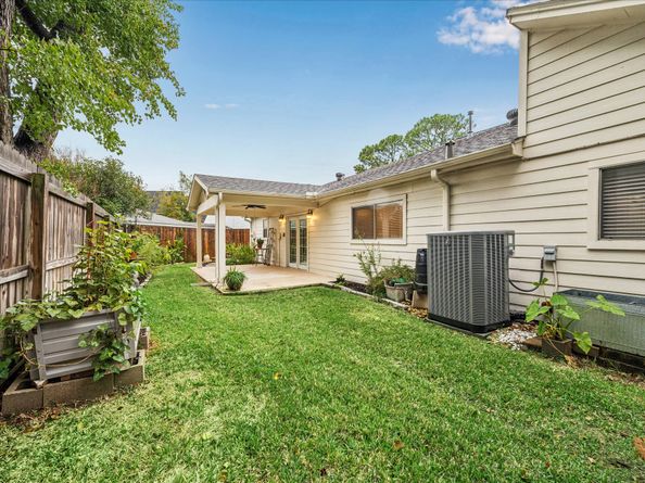 7614 Virginia Water Lane, Houston TX 77095