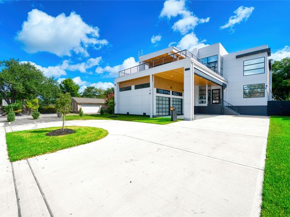 5734 N Braeswood Boulevard, Houston TX 77096