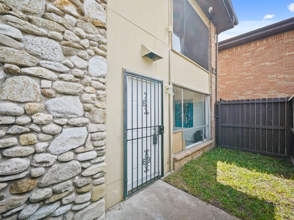7047 Bissonnet Street 62, Houston TX 77074