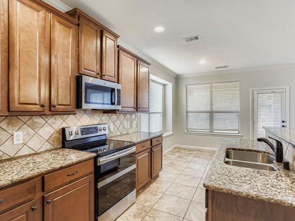 166 Hawkhurst Circle, Magnolia TX 77354