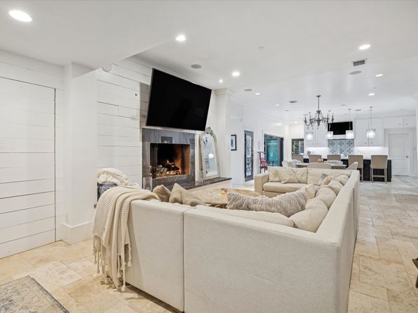 10611 Tarrington Drive, Houston TX 77024