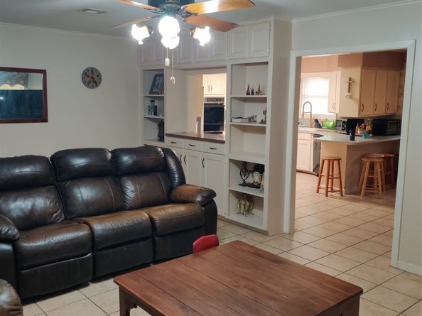 8111 Meadville Street, Houston TX 77061