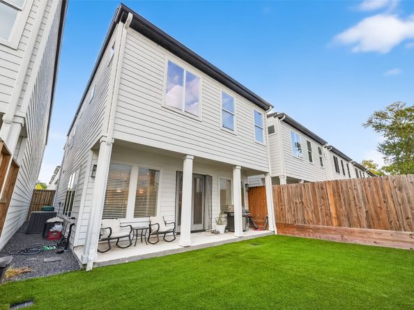 1926 Hoskins Drive, Houston TX 77080