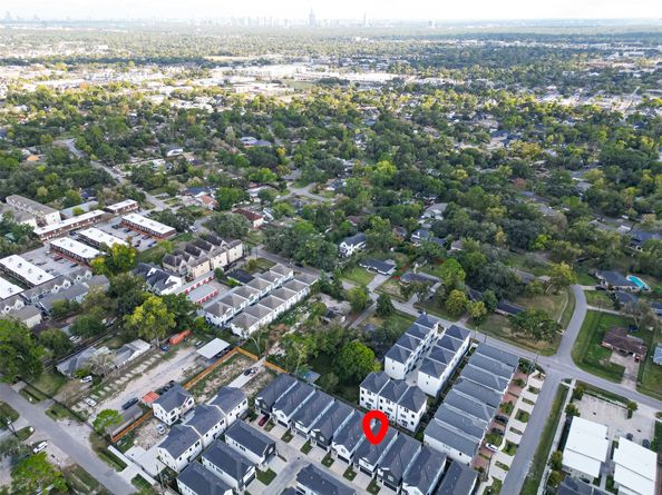 1926 Hoskins Drive, Houston TX 77080