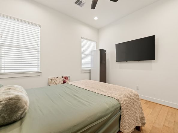 1926 Hoskins Drive, Houston TX 77080