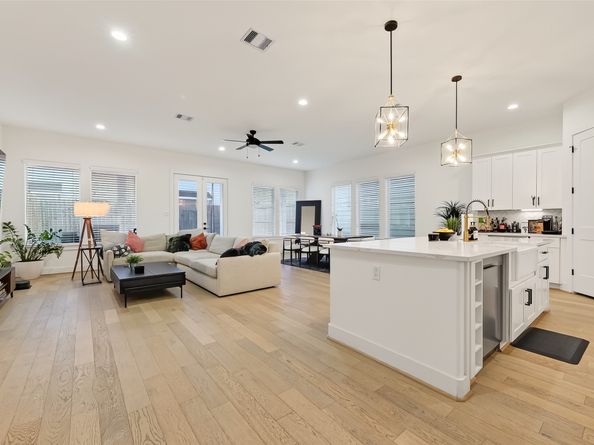 1926 Hoskins Drive, Houston TX 77080