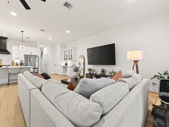 1926 Hoskins Drive, Houston TX 77080