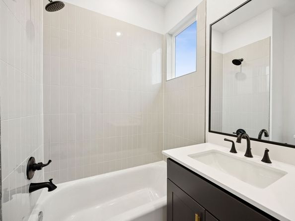 2125C Hoskins Drive, Houston TX 77080