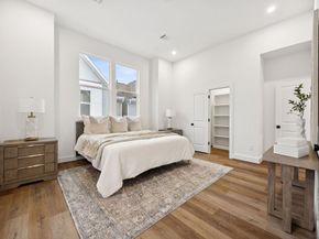 2125C Hoskins Drive, Houston TX 77080