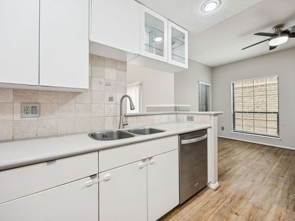 7350 Kirby Drive 46, Houston TX 77030