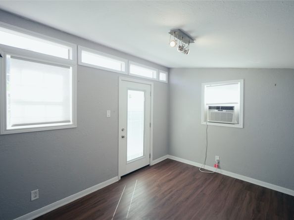 5105 Chapman Street, Houston TX 77009