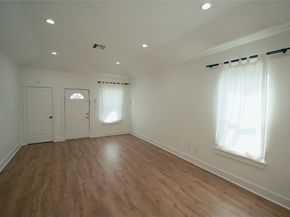 5105 Chapman Street, Houston TX 77009